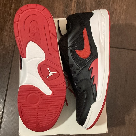 Brand new dead stock! Never worn womens Jordan’s! Size 11. Mens 9.5 - Picture 3 of 5